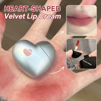 Samtige Lippencreme in Herzform