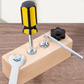 Tavola Montessori in legno con cacciavite
