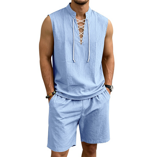 Completo da uomo in lino composto da canotta senza maniche con lacci e pantaloncini.
